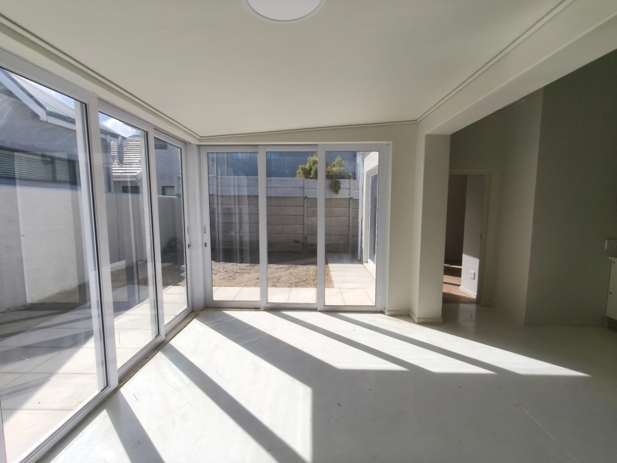 3 Bedroom Property for Sale in Sandbaai Western Cape